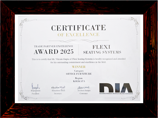 realistic-brown-wooden-gallery-frame_1409-3075